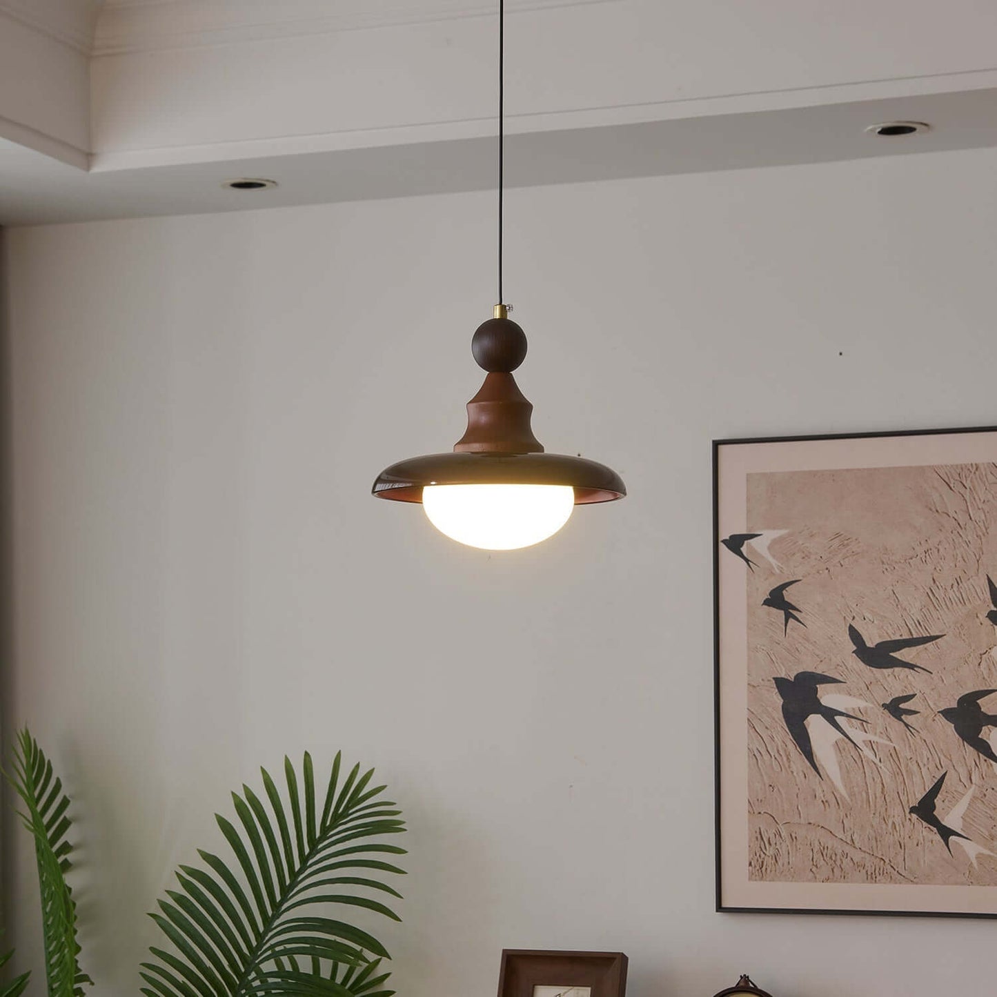 Hanglamp met houten accenten