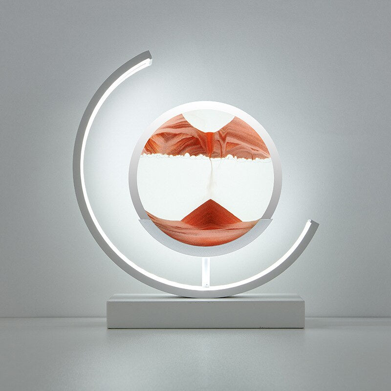 "3D zandschelp tafellamp met rustgevende zandpatronen, dynamische vormen en zachte LED-verlichting in modern acryl design."