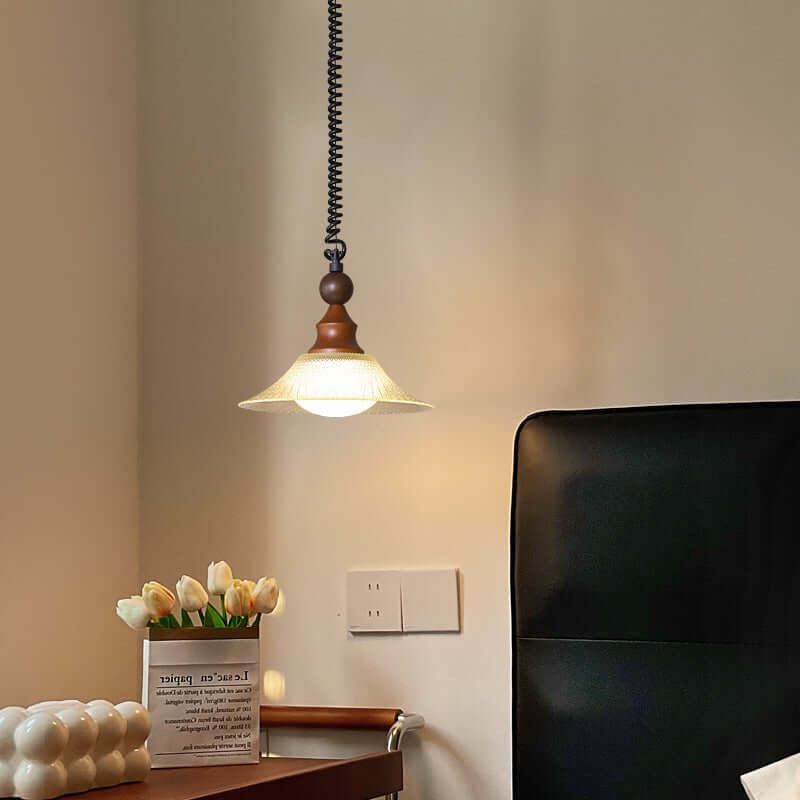 Hanglamp met houten accenten