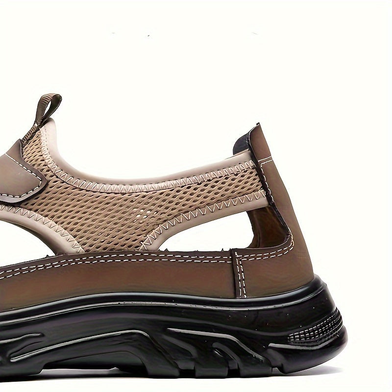 "Ademende lichte heren sandalen met PU zool en sportief ontwerp, zijaanzicht. Perfect voor zomeractiviteiten."
