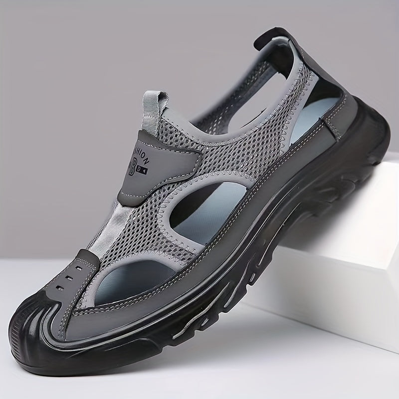 "Ademende lichte heren sandalen met PU zool en sportief ontwerp, zijaanzicht. Perfect voor zomeractiviteiten."