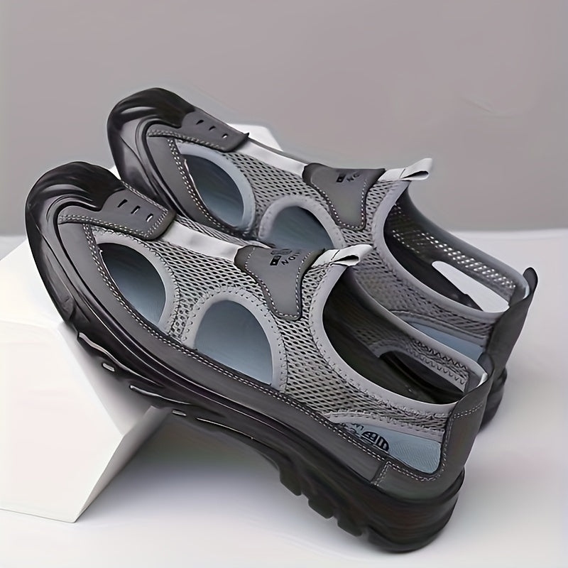 "Ademende lichte heren sandalen met PU zool en sportief ontwerp, zijaanzicht. Perfect voor zomeractiviteiten."