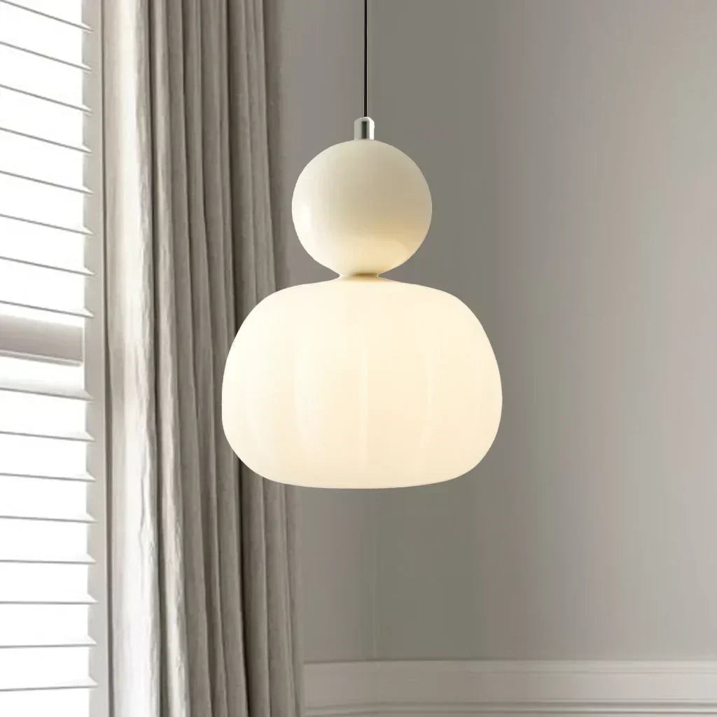 "Art Deco hanglamp CrèmeLuma, crèmekleurig ontwerp met elegante vormen, perfect voor stijlvol interieur, plafondlamp."