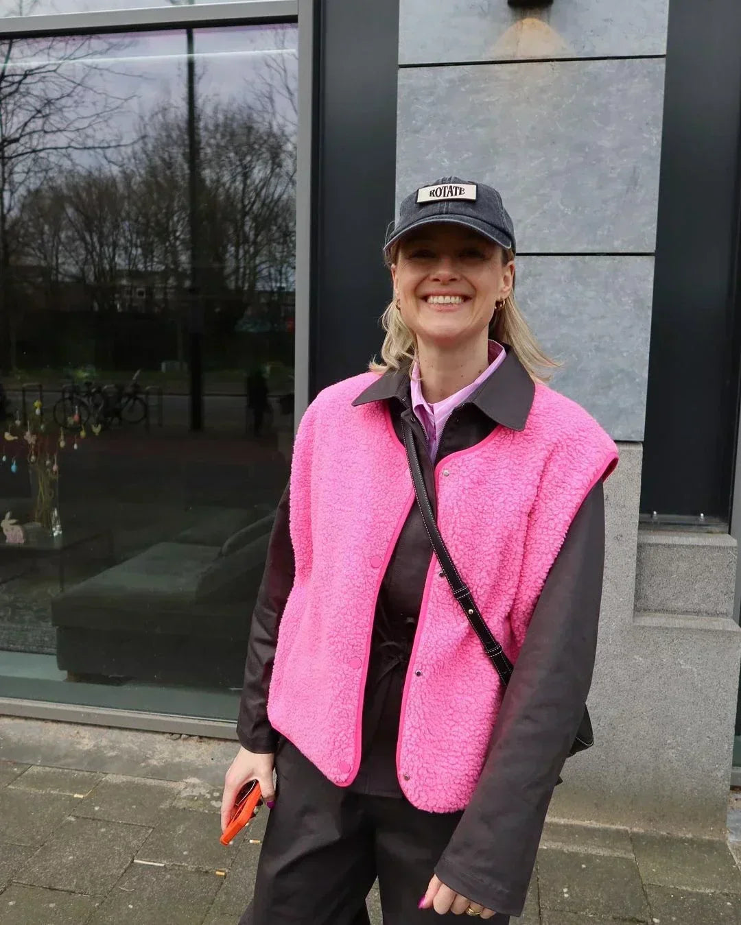 Aylin fleece bodywarmer, sherpa-materiaal, oversized pasvorm, modieus en comfortabel, mouwloos met open voorkant.