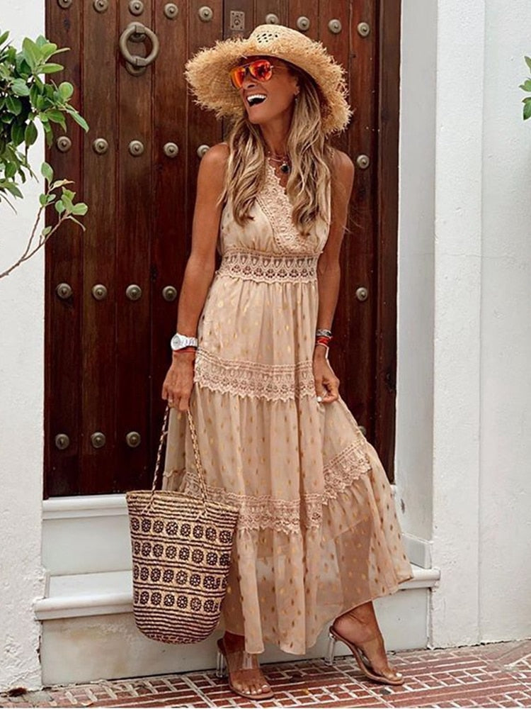 "Bohemian Ibiza jurk, luchtige maxi-design met boho patronen, ideale zomerjurk voor stranddagen en parkpicknicks."