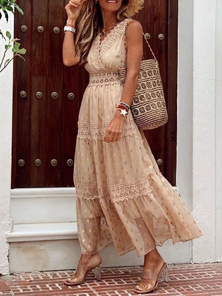 "Bohemian Ibiza jurk, luchtige maxi-design met boho patronen, ideale zomerjurk voor stranddagen en parkpicknicks."