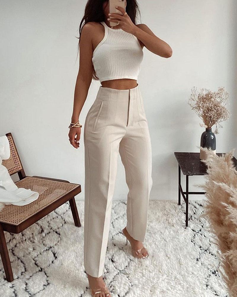"Casual Amber broek, rechte pijpen, beige, comfortabele stof, veelzijdige look voor dames, ideaal voor dagelijks gebruik."