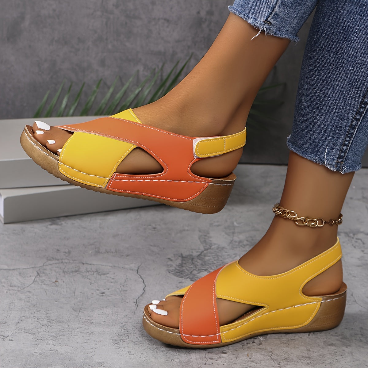 "Comfortabele orthopedische dames sandalen met verstelbare pasvorm, chic ontwerp en lichtgewicht antislipzool."