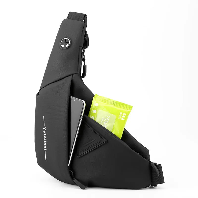 "Compacte heren crossbody tas, lichtgewicht en stijlvol, met verstelbare schouderband voor dagelijks handsfree gemak."
