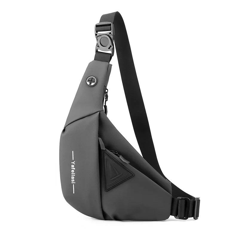 "Compacte heren crossbody tas, lichtgewicht en stijlvol, met verstelbare schouderband voor dagelijks handsfree gemak."