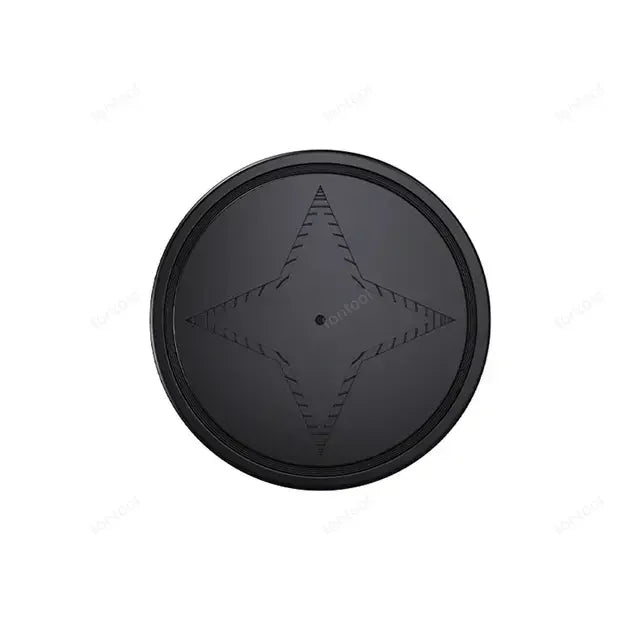 "Compacte magnetische GPS tracker, sterke bevestiging, handige locatiebepaler voor veiligheid, draagbaar en onopvallend."