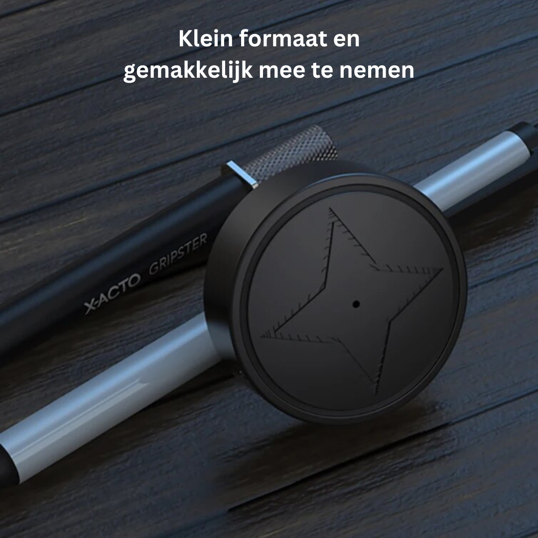 "Compacte magnetische GPS tracker, sterke bevestiging, handige locatiebepaler voor veiligheid, draagbaar en onopvallend."