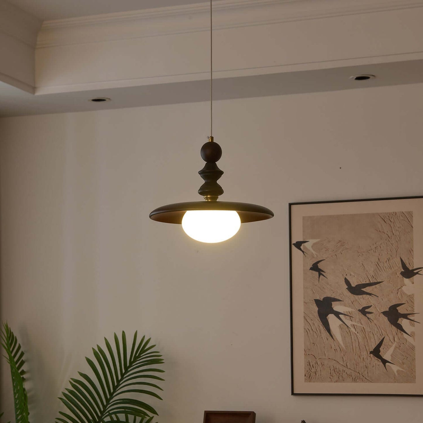 Hanglamp met houten accenten
