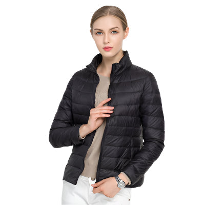 "Dames lichtgewicht donsjas, elegant en warm, donsjack met stijlvolle pasvorm voor winterse dagen."