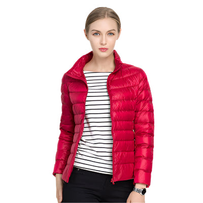 "Dames lichtgewicht donsjas, elegant en warm, donsjack met stijlvolle pasvorm voor winterse dagen."