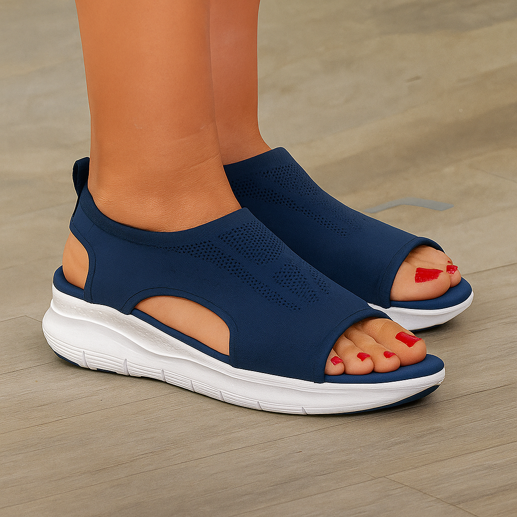 "Dames orthopedische sandalen, blauw, met enkelband. Zomerse stijl, comfort en ondersteuning voor dagelijks gebruik."
