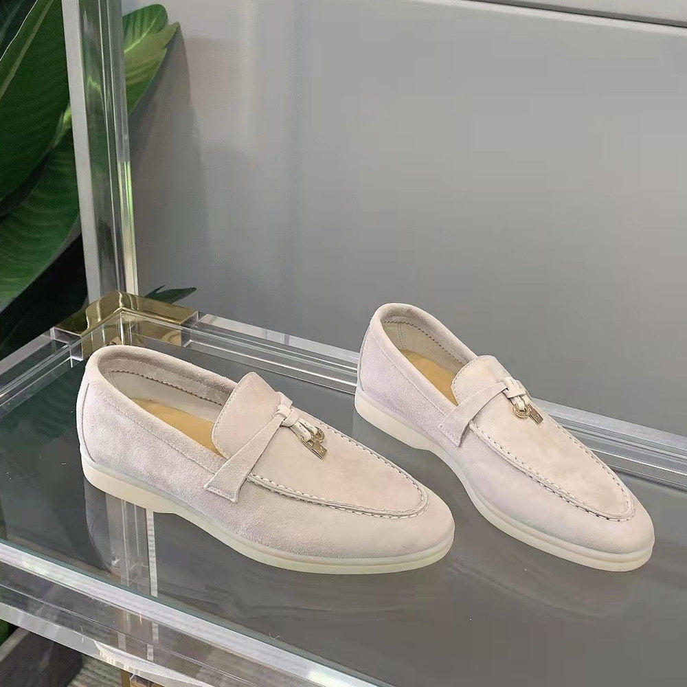 "Dames suede loafers - tijdloos elegant, luxueuze afwerking, comfortabele pasvorm, ideale keuze voor elke gelegenheid."