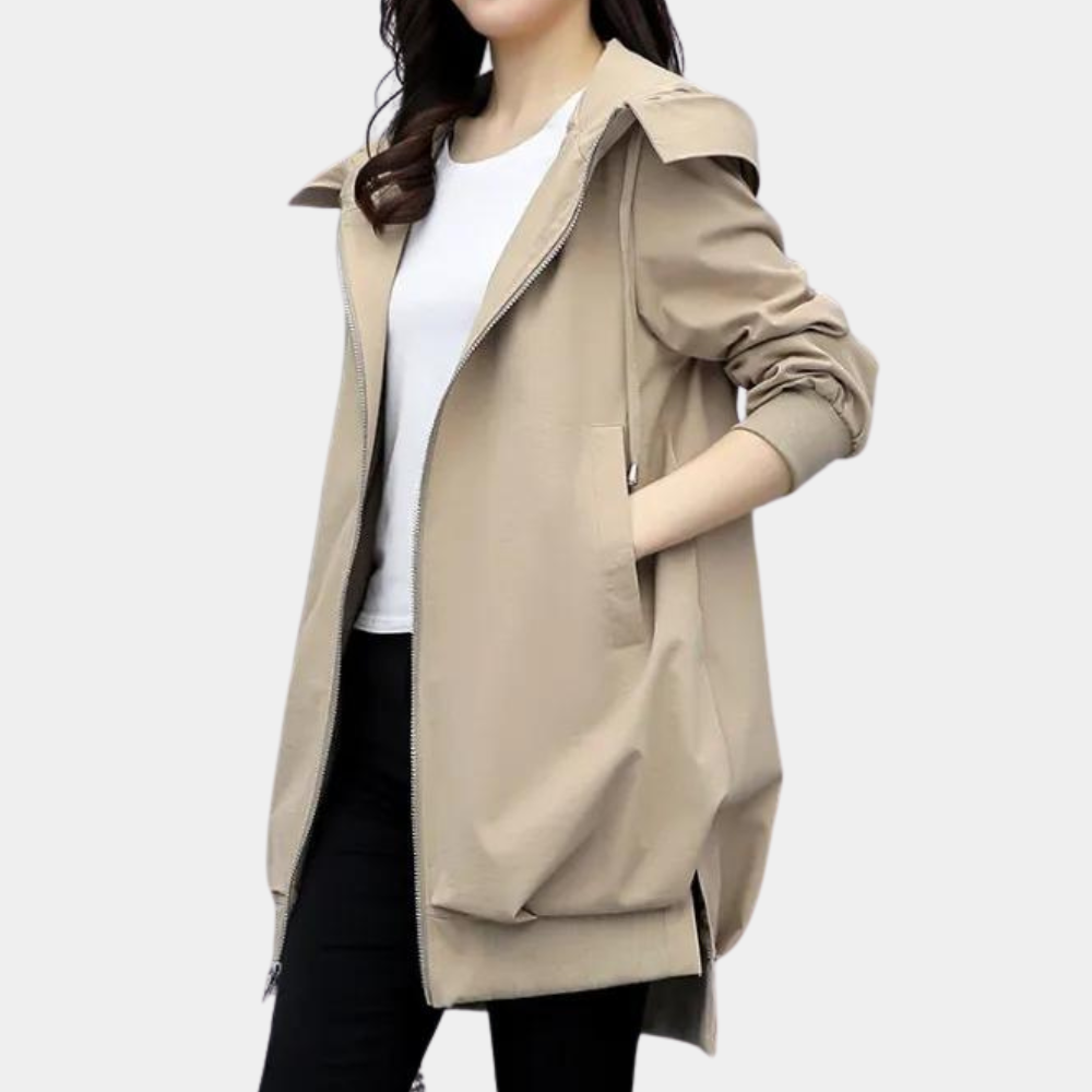 "Dames tussenjas met capuchon in khaki, ademend en stijlvol voor lente en herfst, UrbanShield design met moderne pasvorm."