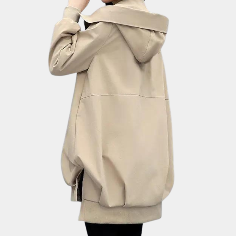 "Dames tussenjas met capuchon in khaki, ademend en stijlvol voor lente en herfst, UrbanShield design met moderne pasvorm."