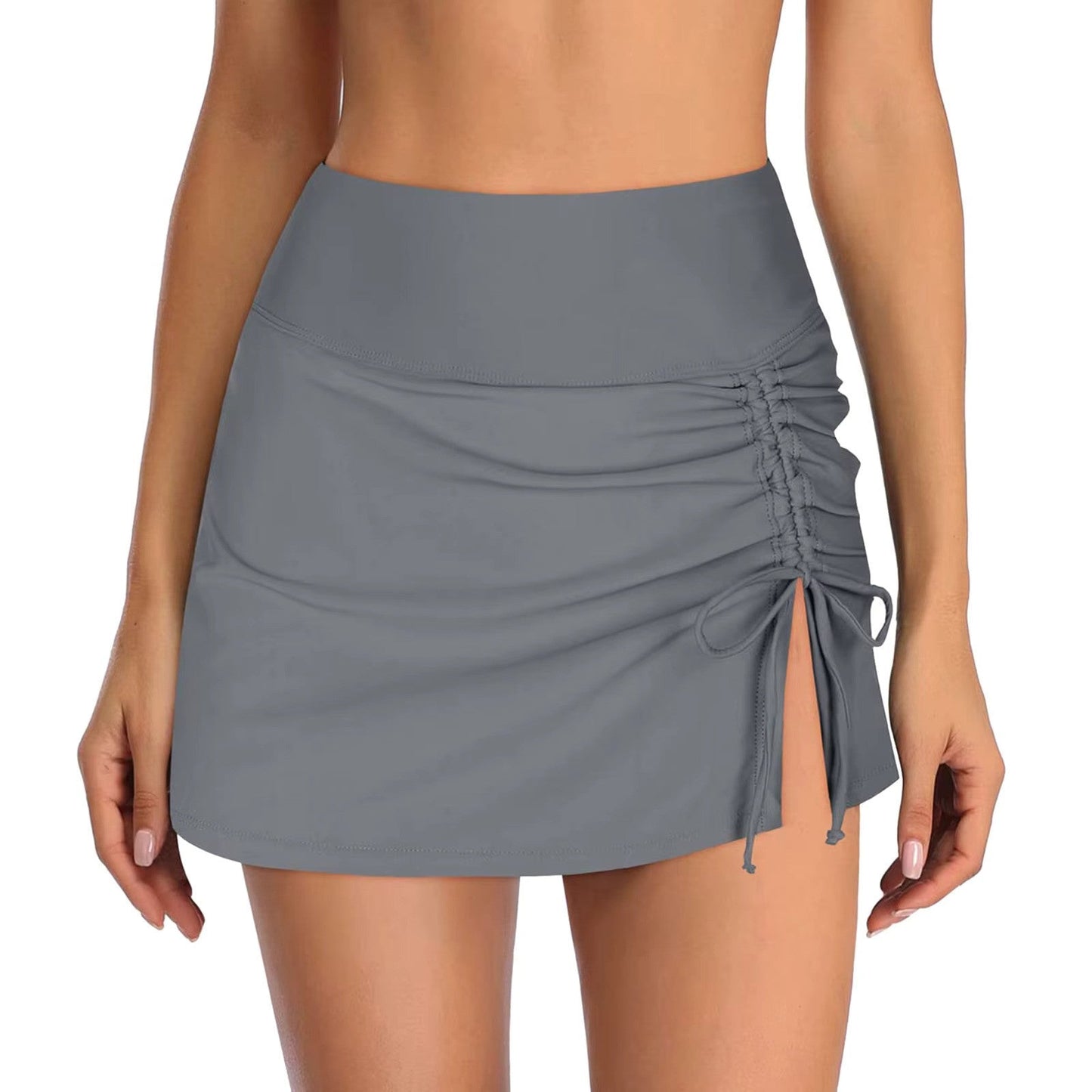 "Dames zwemshorts met elegante zijopeningen, sneldrogend en comfortabel in klassieke effen kleur, stijlvol design."