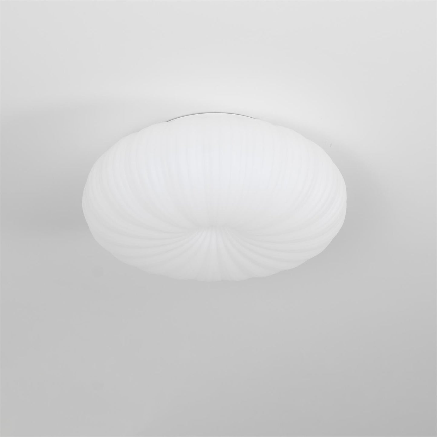 "Dimbare Filomena Luxe plafondlamp met modern design, LED-verlichting en afstandsbediening, ideaal voor elegante interieurs."