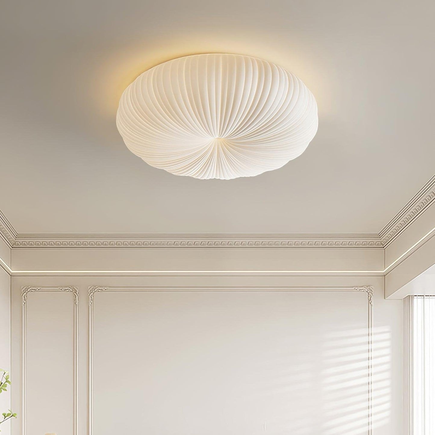 "Dimbare Filomena Luxe plafondlamp met modern design, LED-verlichting en afstandsbediening, ideaal voor elegante interieurs."