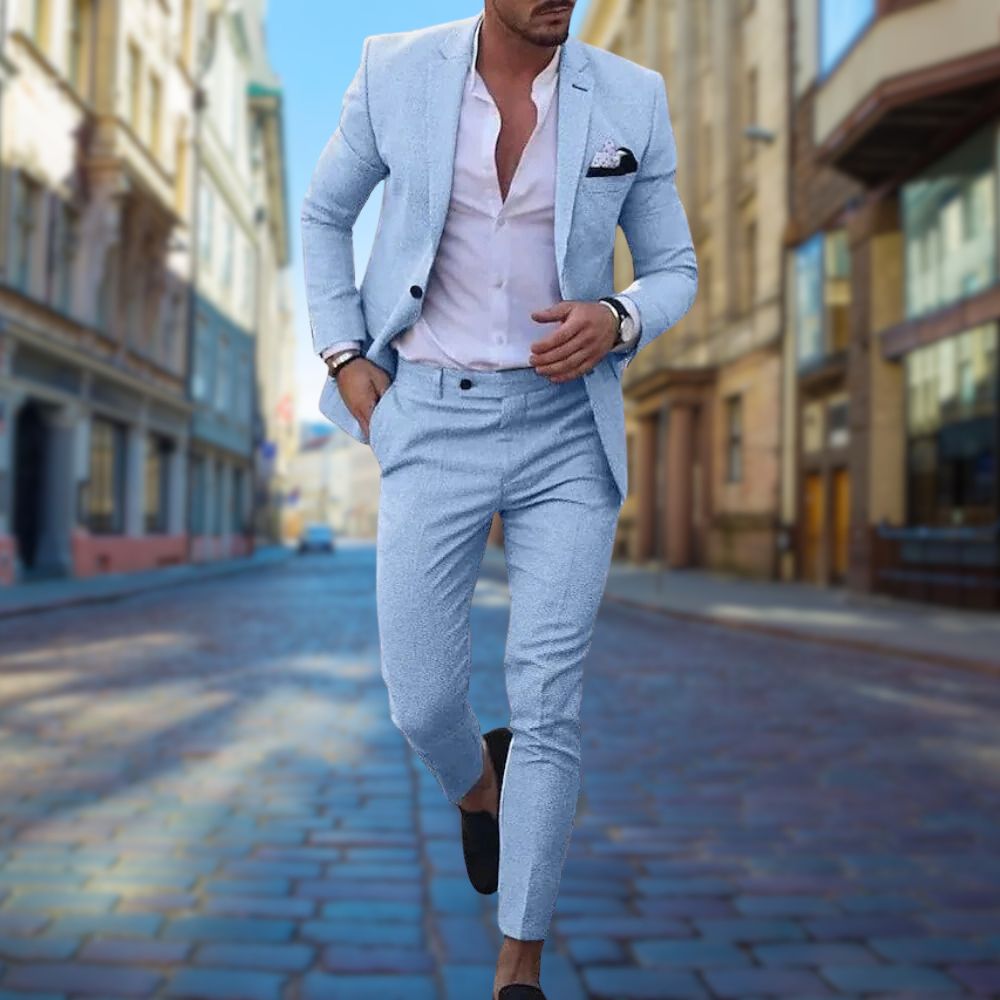"Donkerblauw slim fit herenpak, ideale keuze voor bruiloft en zakelijk, elegante pasvorm met stijlvolle details."