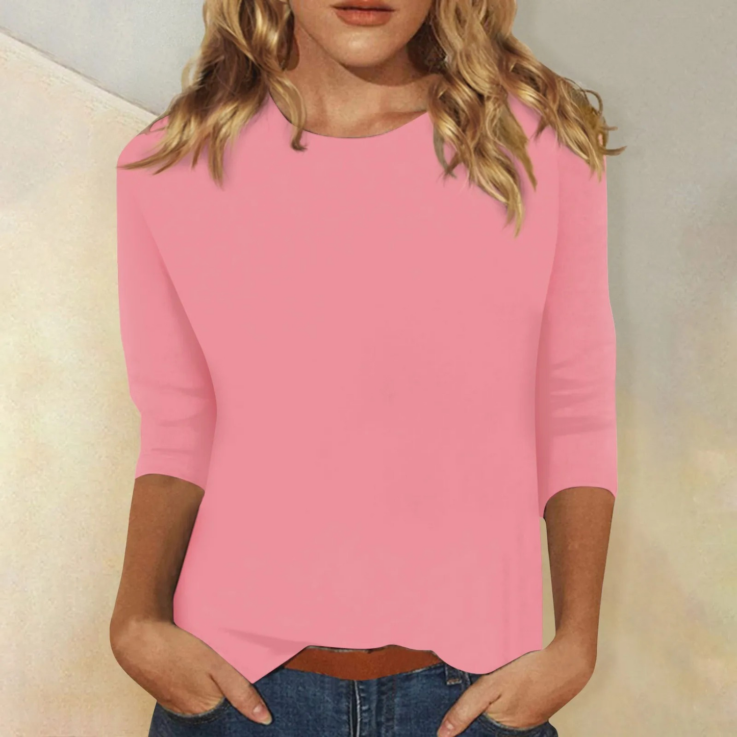 "Effen damesshirt met ronde hals en lange mouwen, stijlvolle en comfortabele pasvorm, ideaal voor iedere gelegenheid."