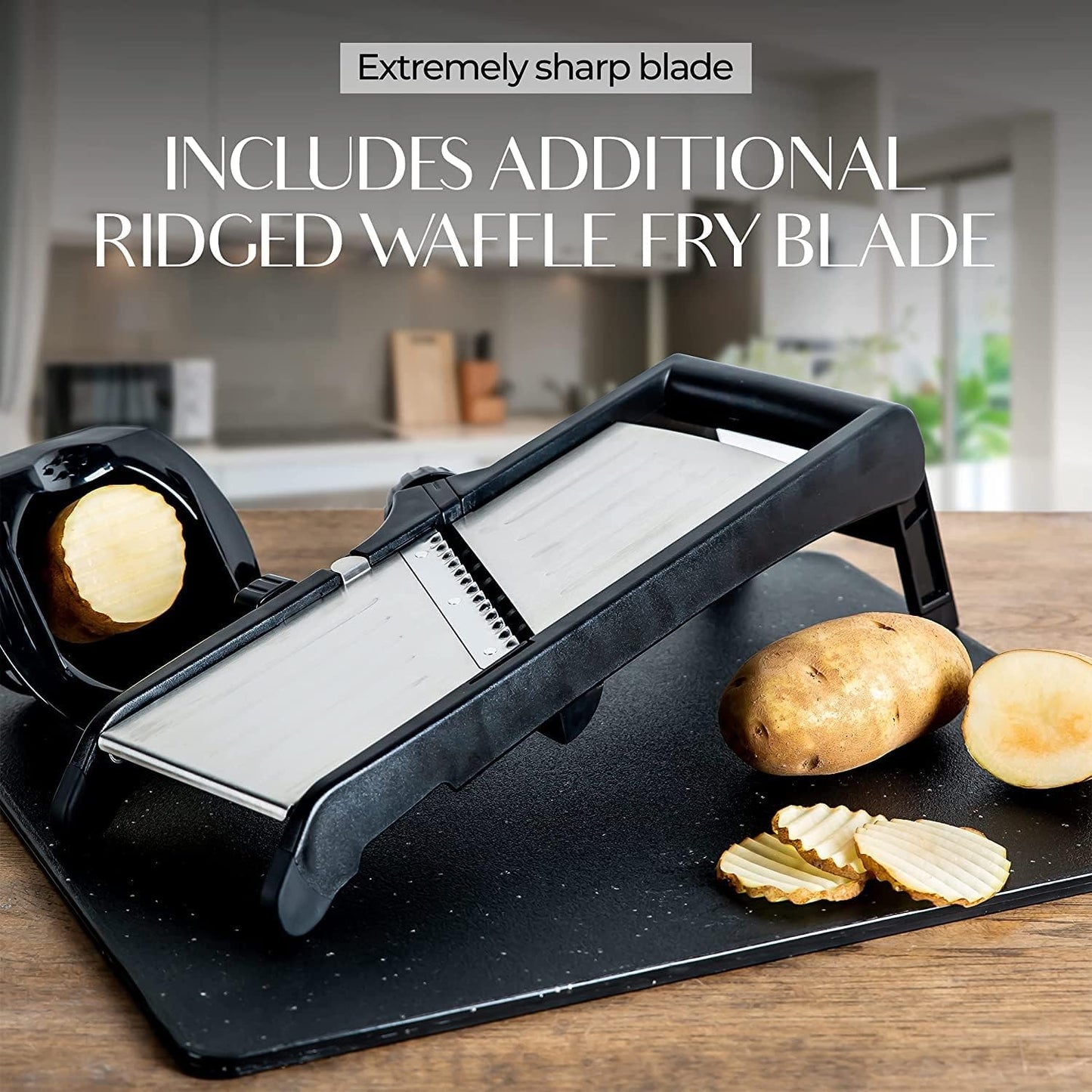 "Efficiënte mandoline foodsnijder met instelbare dikte en veiligheidshandschoenen, ideaal voor veilig groenten en fruit snijd