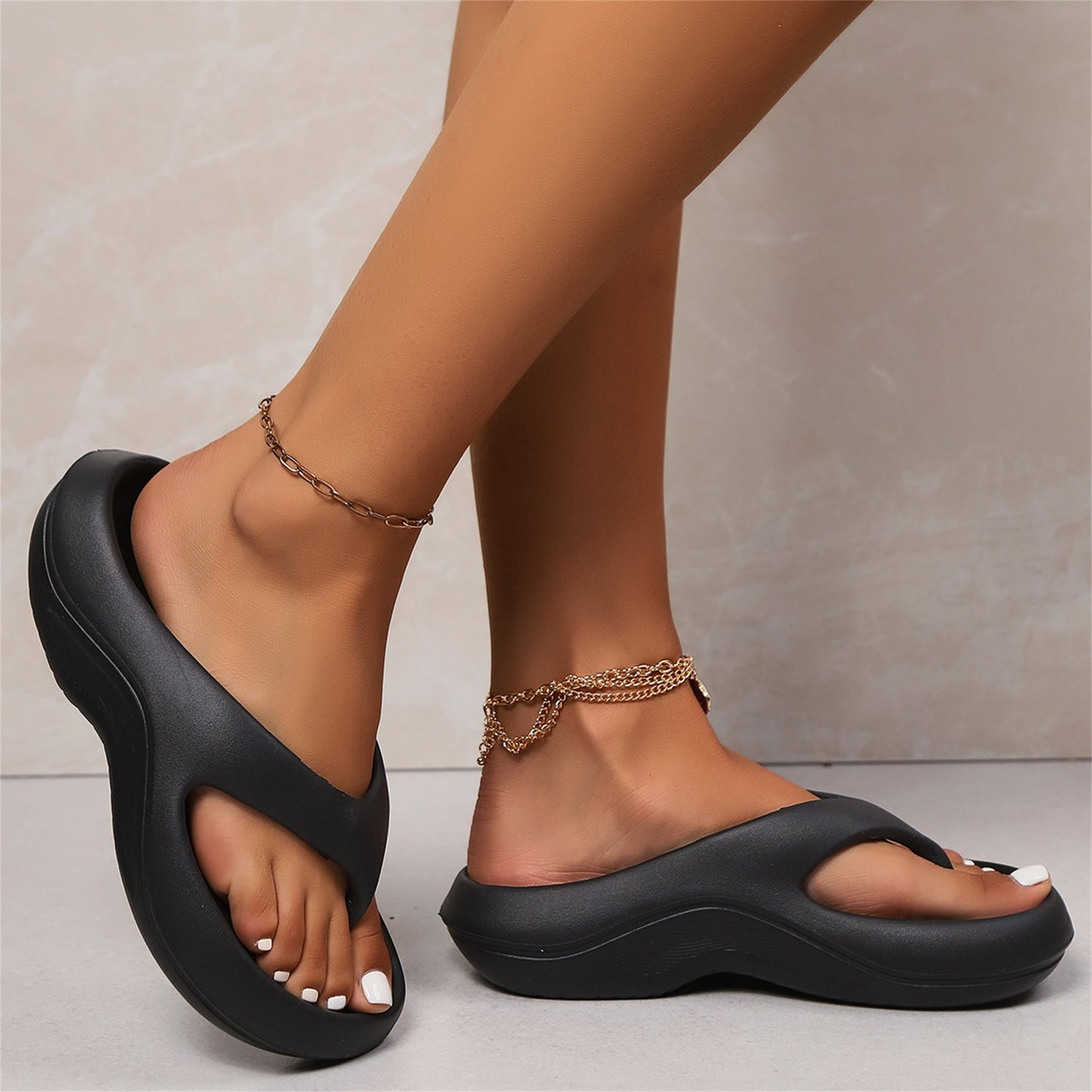 "Elegant beige orthopedische slippers met comfortabele EVA zool en verhoogde boog voor ultiem draagcomfort en ondersteuning."