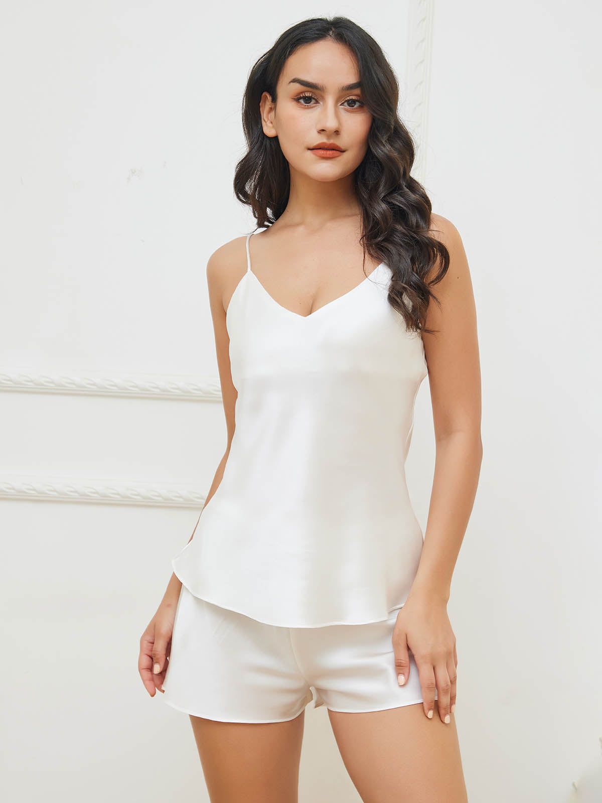 Elegant rugloze zijde pyjama set voor dames, mouwloos met verfijnd design, gemaakt van zachte, ademende moerbeizijde.