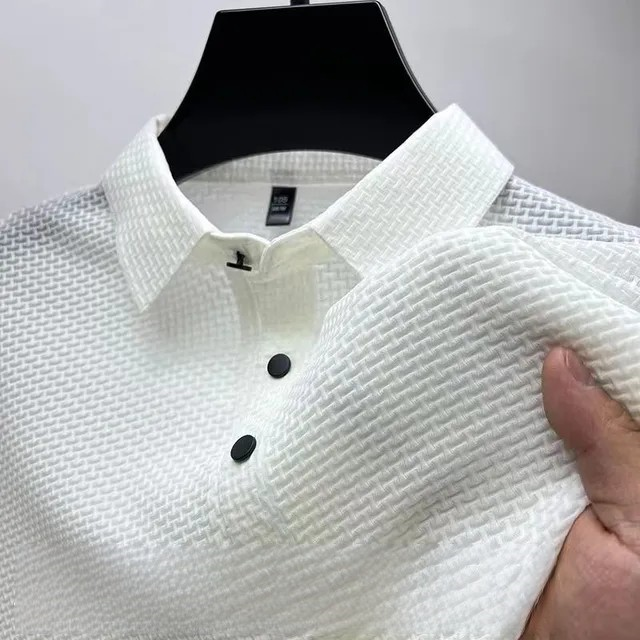 "Elegant zijden T-shirt met ademend gaasontwerp, korte mouwen en zachte textuur, ideaal voor actieve dagen."