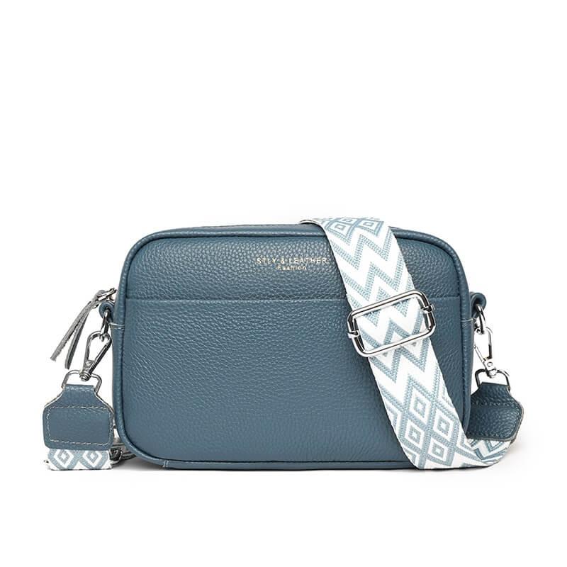 Elegante bruine leren crossbody damestas met verstelbare riem, perfect voor dagelijks gebruik; stijlvol en functioneel design