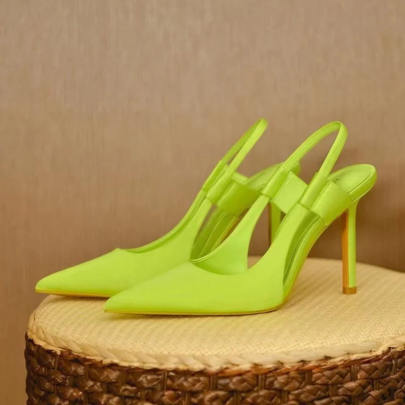 Elegante dames slingback pumps met puntige neus, hoge hak en comfortabel voetbed; perfect voor elke stijlvolle gelegenheid.