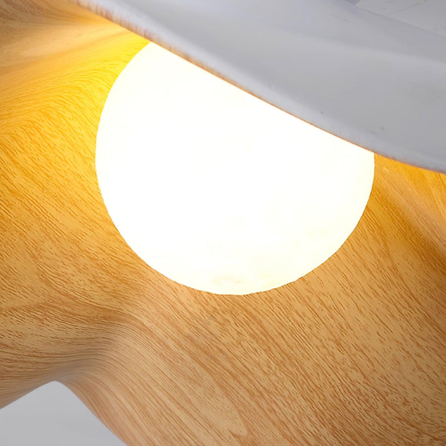 "Elegante ElementBois hanglamp van hout en hars met lotus ontwerp, straalt warme verlichting uit, ideaal voor elke ruimte."