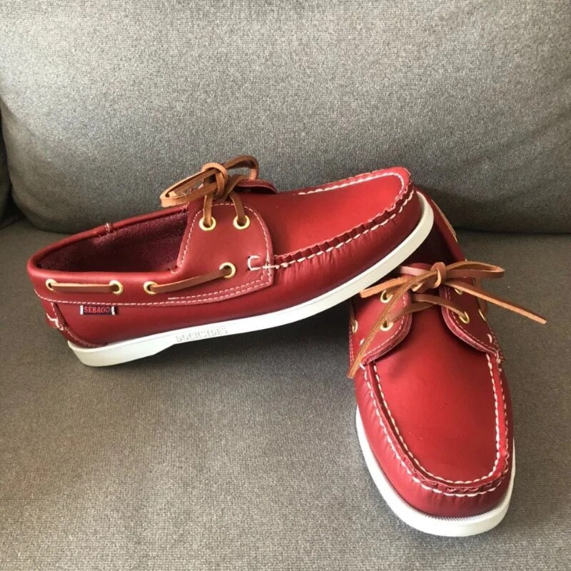 Elegante heren leren bootschoenen, handgemaakt voor stijl en comfort, in diverse kleuren waaronder zwart en groen.
