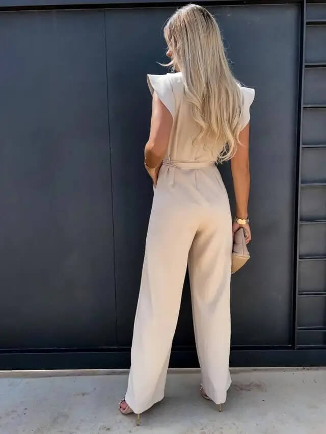 "Elegante jumpsuit met vlindermouwen en wijde pijpen, stijlvol voor formele en casual gelegenheden, beschikbaar in diverse kl