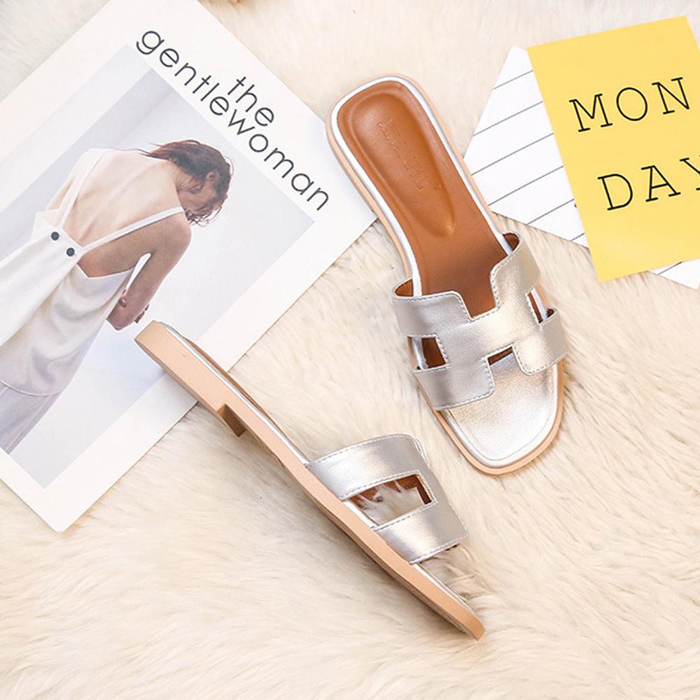"Elegante leren dames slippers Juliana met open teen en rechte snit, hoogwaardig leer, luxe en comfort voor elke outfit"