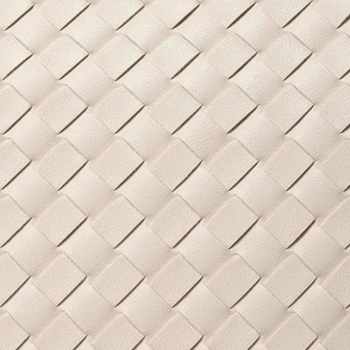 "Elegante Lucia schoudertas in beige, met duurzaam ontwerp en ruim interieur, stijlvolle keuze voor dames."