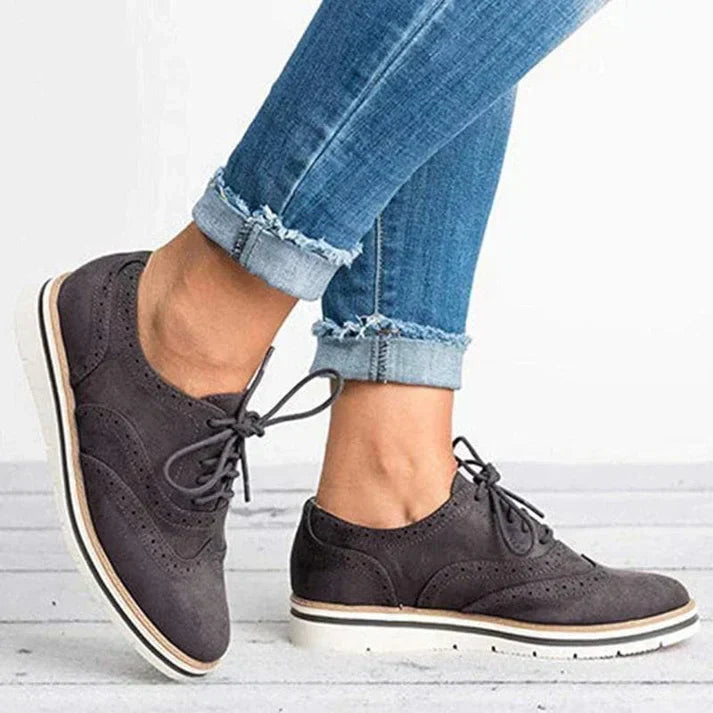 Elegante PU vegan leren veterschoenen voor dames met stijlvol vetersysteem, uitgesneden details en antislipzool in klassieke