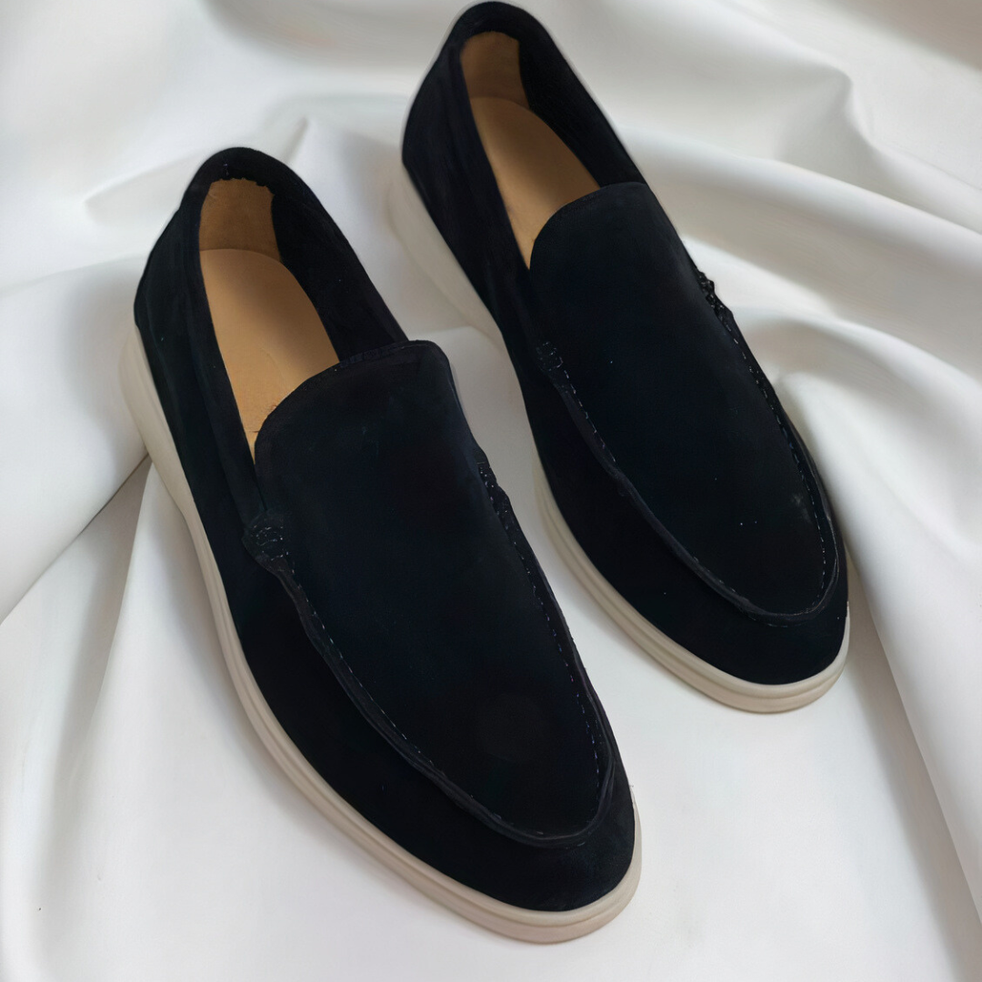 "Elegante smart-casual herenloafers, bruin leer, praktische en stijlvolle herenschoen voor werk en vrije tijd."