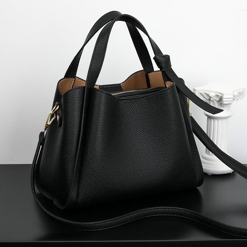 Elegante vegan schoudertas voor dames, gemaakt van duurzaam vegan leer, verkrijgbaar in bruin, groen en zwart.