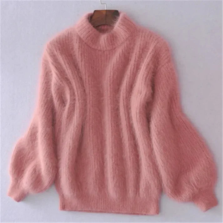 "Elegante vintage angora trui voor dames, zacht en luxe, beschikbaar in meerdere kleuren, perfect voor stijlvolle looks."