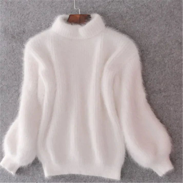 "Elegante vintage angora trui voor dames, zacht en luxe, beschikbaar in meerdere kleuren, perfect voor stijlvolle looks."