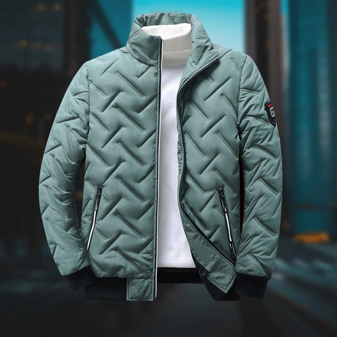 "Fabio gewatteerd herenjack, modieus en veelzijdig, ideaal voor casual looks in groen, wit/grijs en zwart."