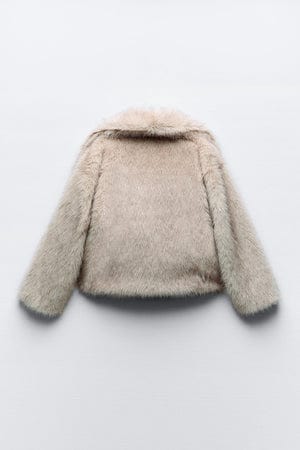 "Fluffy damesmantel winterjas, warm, stijlvol met chique pasvorm en lange mouwen, perfect voor koude dagen"