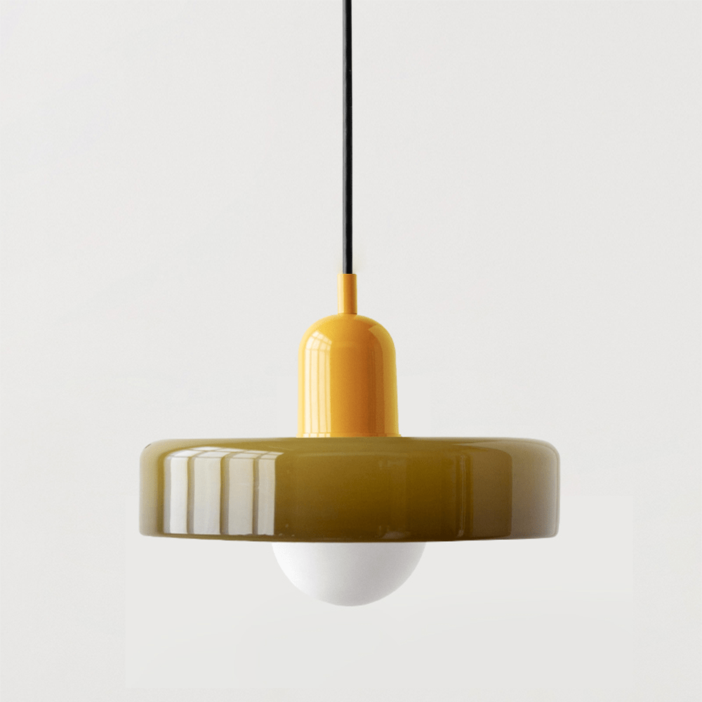 "Geometrische Bauhaus plafondlamp van glas in levendige kleuren, artistiek design voor moderne interieurs."