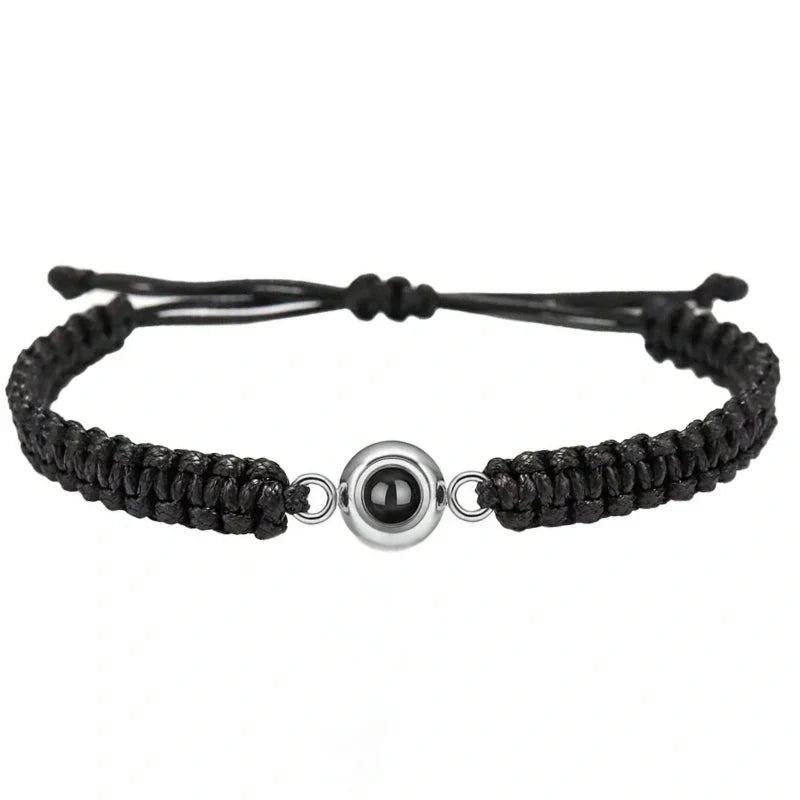 "Gepersonaliseerde foto projectie armband in zwart, unieke sieraden met verstelbaar ontwerp voor persoonlijke herinneringen."