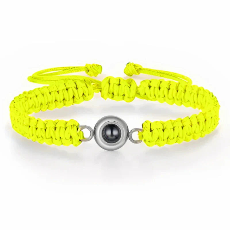 "Gepersonaliseerde foto projectie armband in zwart, unieke sieraden met verstelbaar ontwerp voor persoonlijke herinneringen."
