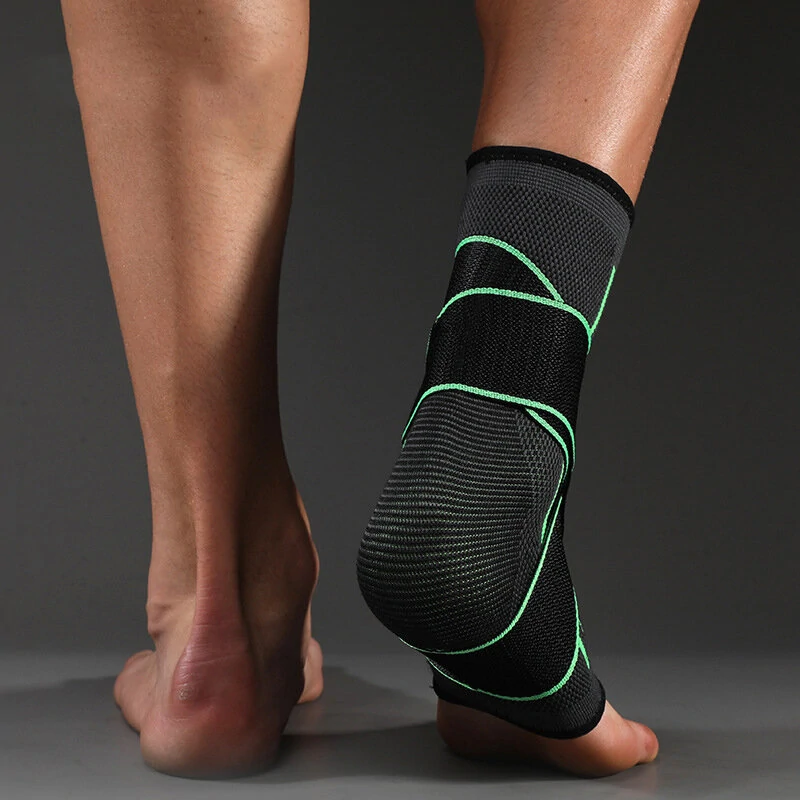 "Groene enkelcompressiebandage, verstelbare pasvorm, ademend materiaal voor optimale pijnverlichting en ondersteuning."